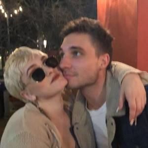 Meet your Posher, Elise